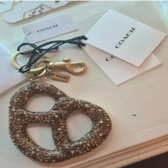 Coach Crystal Pretzel Bag Charm CCY89 🥨𝐒𝐨𝐥𝐝 𝐎𝐮𝐭 𝐀𝐜𝐫𝐨𝐬𝐬 𝐂𝐨𝐚𝐜𝐡 - Picture 16 of 16